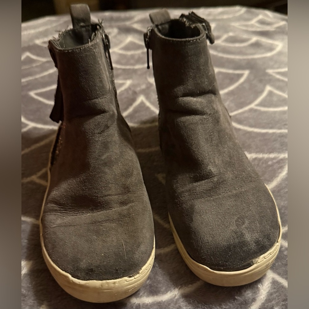 Justice Charcoal Suede Ankle Boots girls size 1